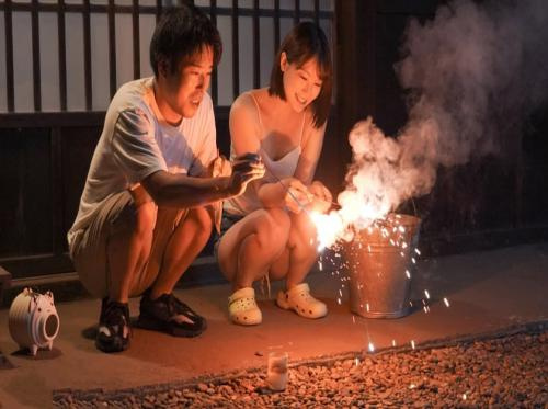 Menemui rakan lama di luar bandar melancap dan kesudahannya