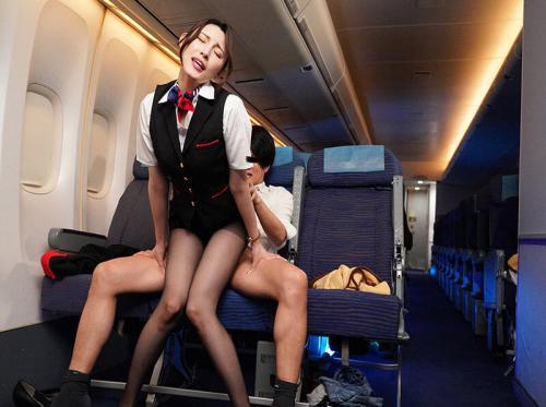 Fateful flight with a hot flight attendant